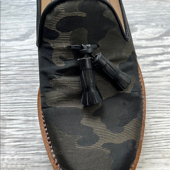 Jon Josef GoGoCamo Lug Loafer with Tassel Sizes 37.5 - Picture 3 of 7